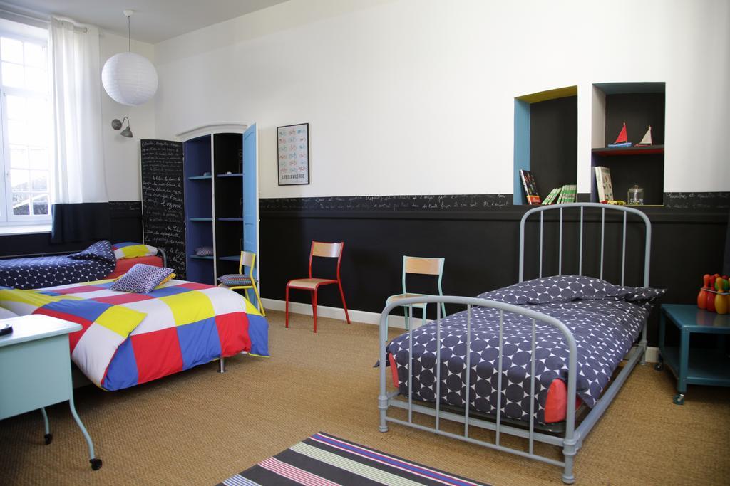 La Bonne Ecole Bed & Breakfast Les Landes-Genusson Rom bilde