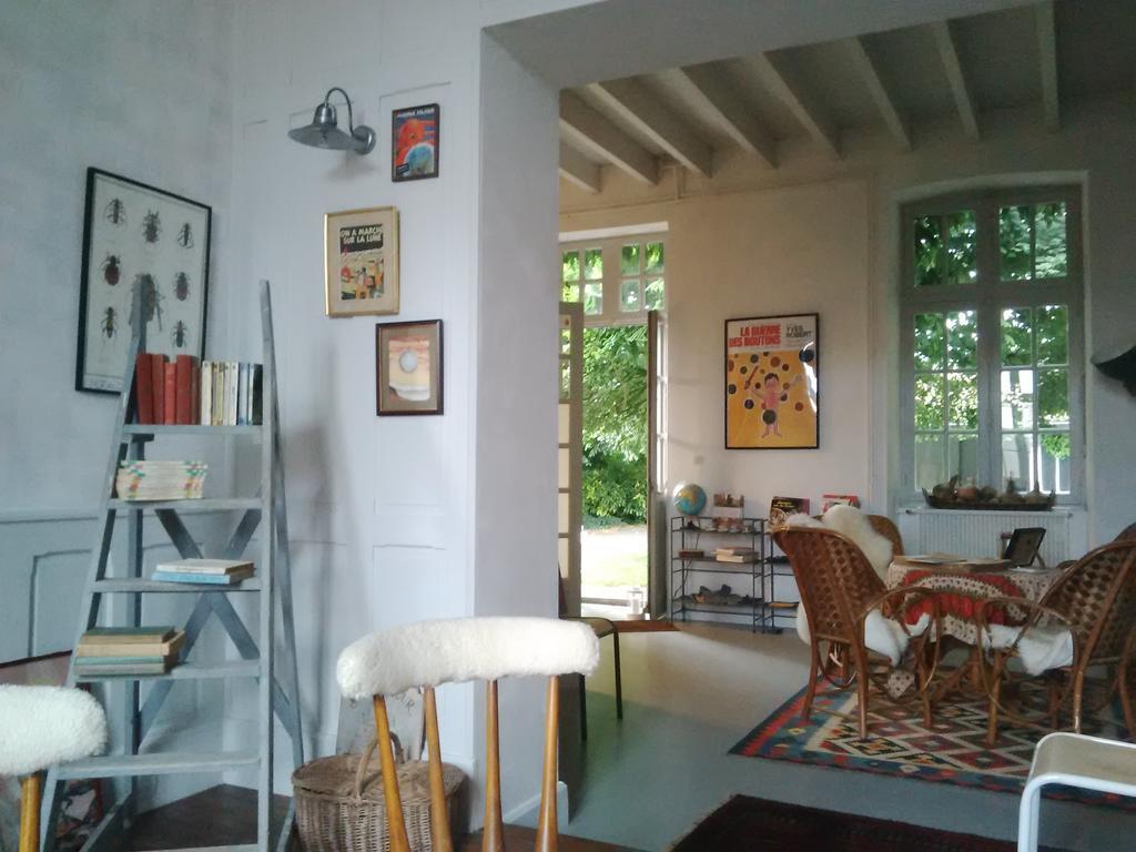 La Bonne Ecole Bed & Breakfast Les Landes-Genusson Eksteriør bilde
